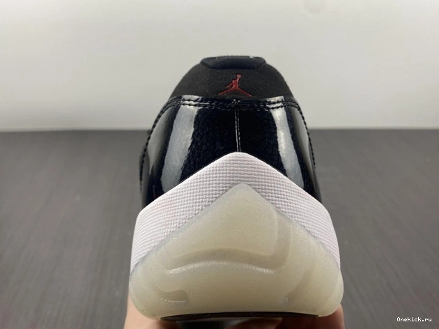 One Kick Jordan Low AV2187-001 Retro Air 72-10 11 0723